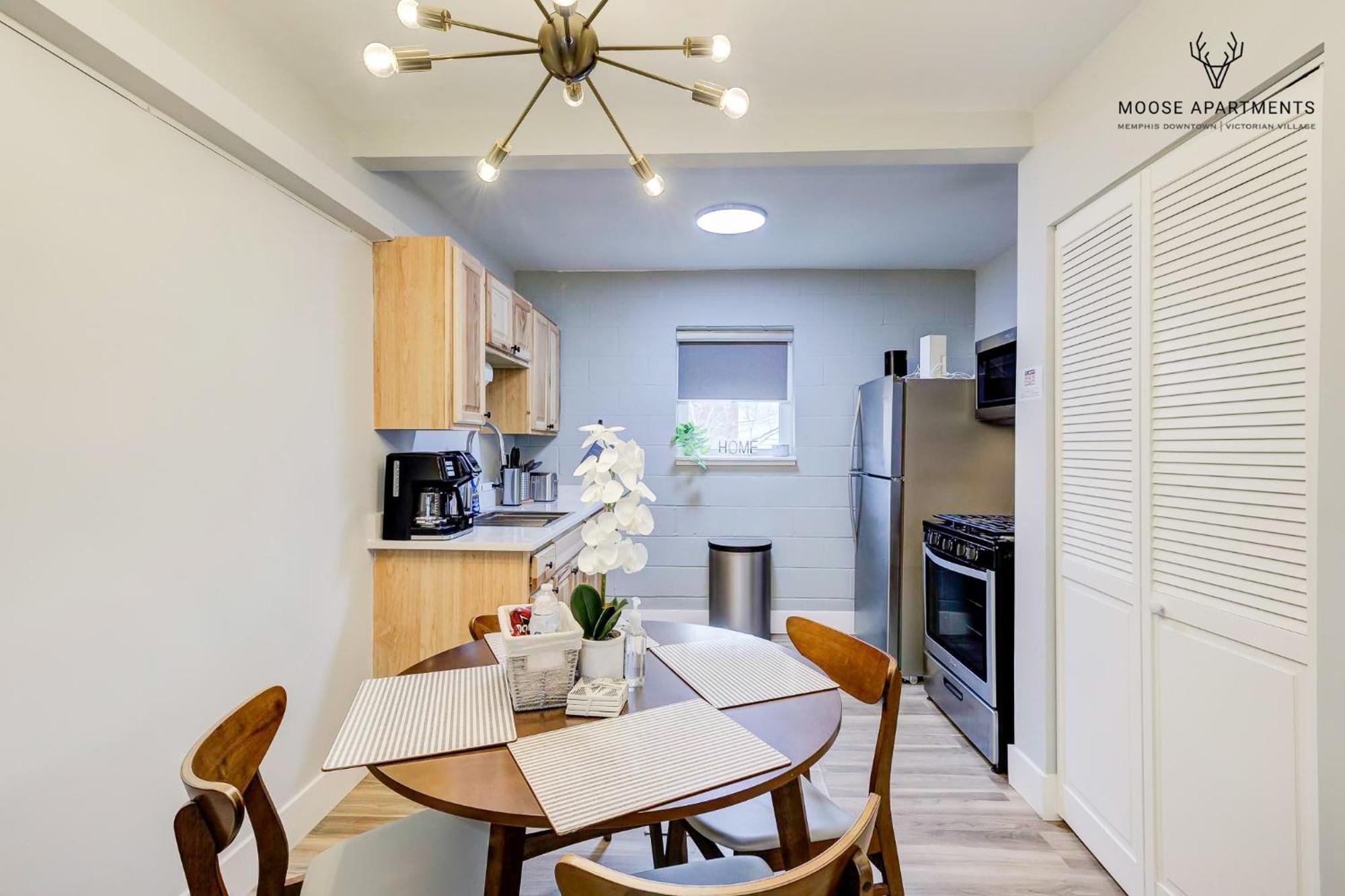 Апартаменти The Moose #9 - Brand New Luxe Modern Loft With Free Parking, King Bed & Fast Wifi Мемфіс Екстер'єр фото