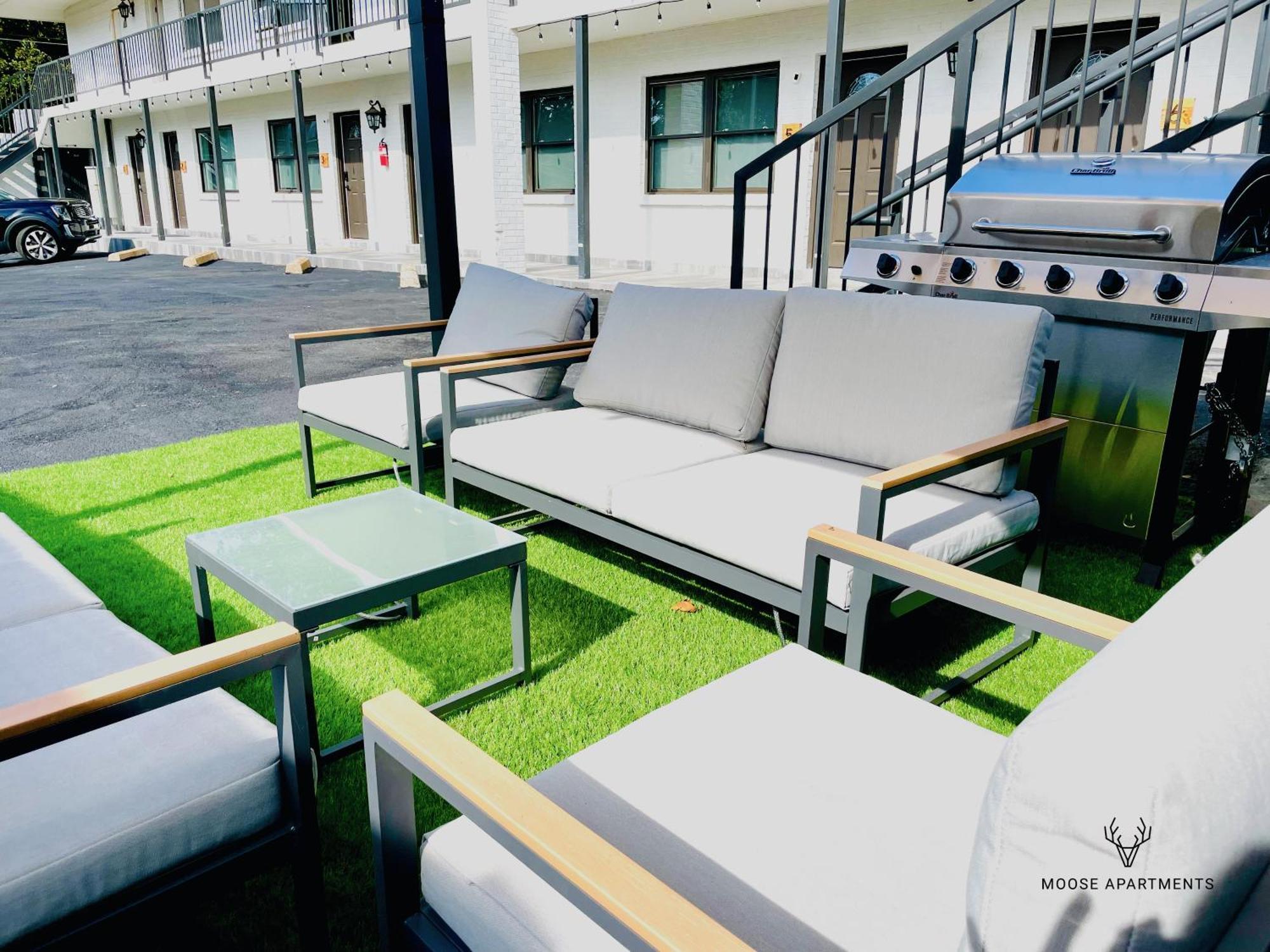 Апартаменти The Moose #9 - Brand New Luxe Modern Loft With Free Parking, King Bed & Fast Wifi Мемфіс Екстер'єр фото